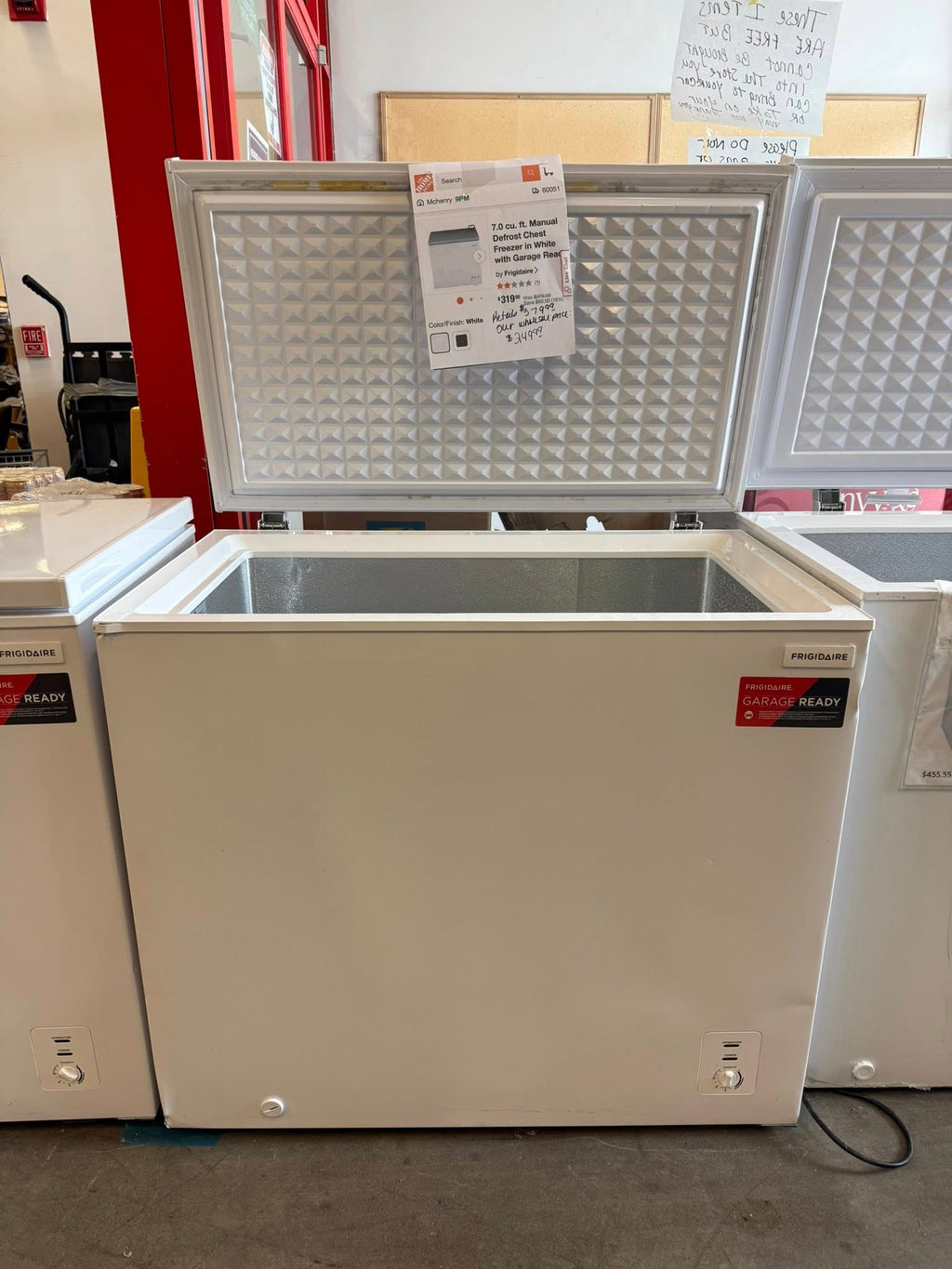 7.0 cu ft Manual Defrost Chest Freezer in White Garage Ready - Pickup Only