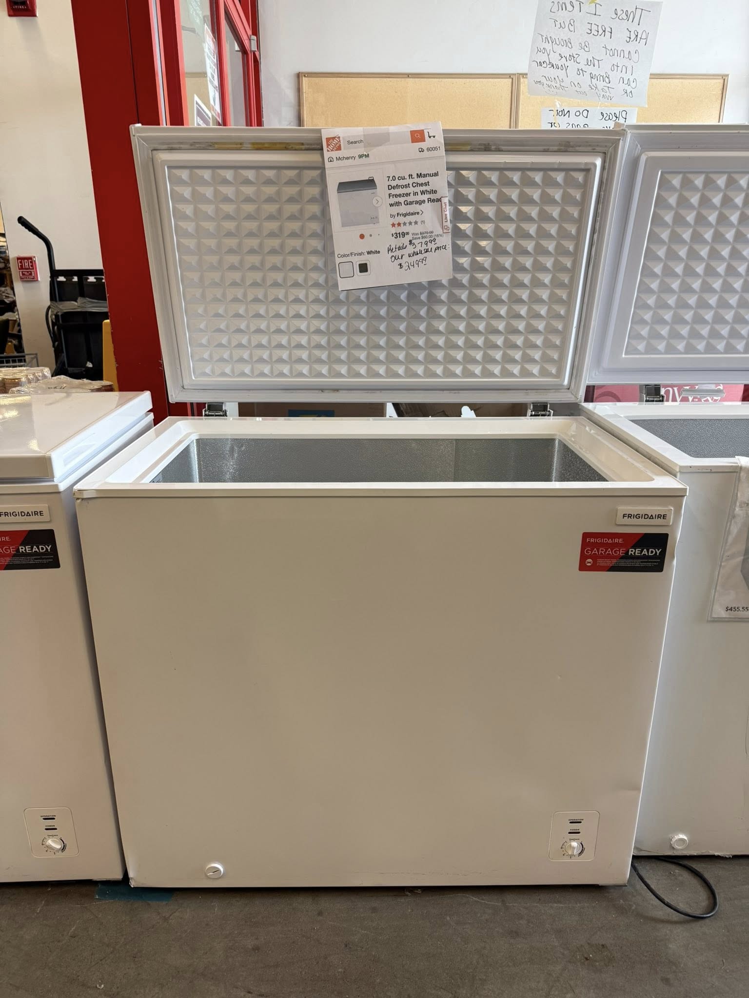7.0 cu ft Manual Defrost Chest Freezer in White Garage Ready - Pickup Only