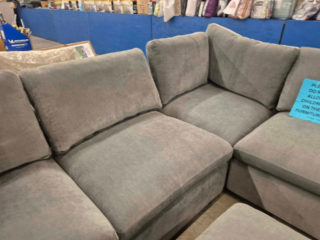 Thomasville Lowell 6 piece Modular Sectional - Pickup Only