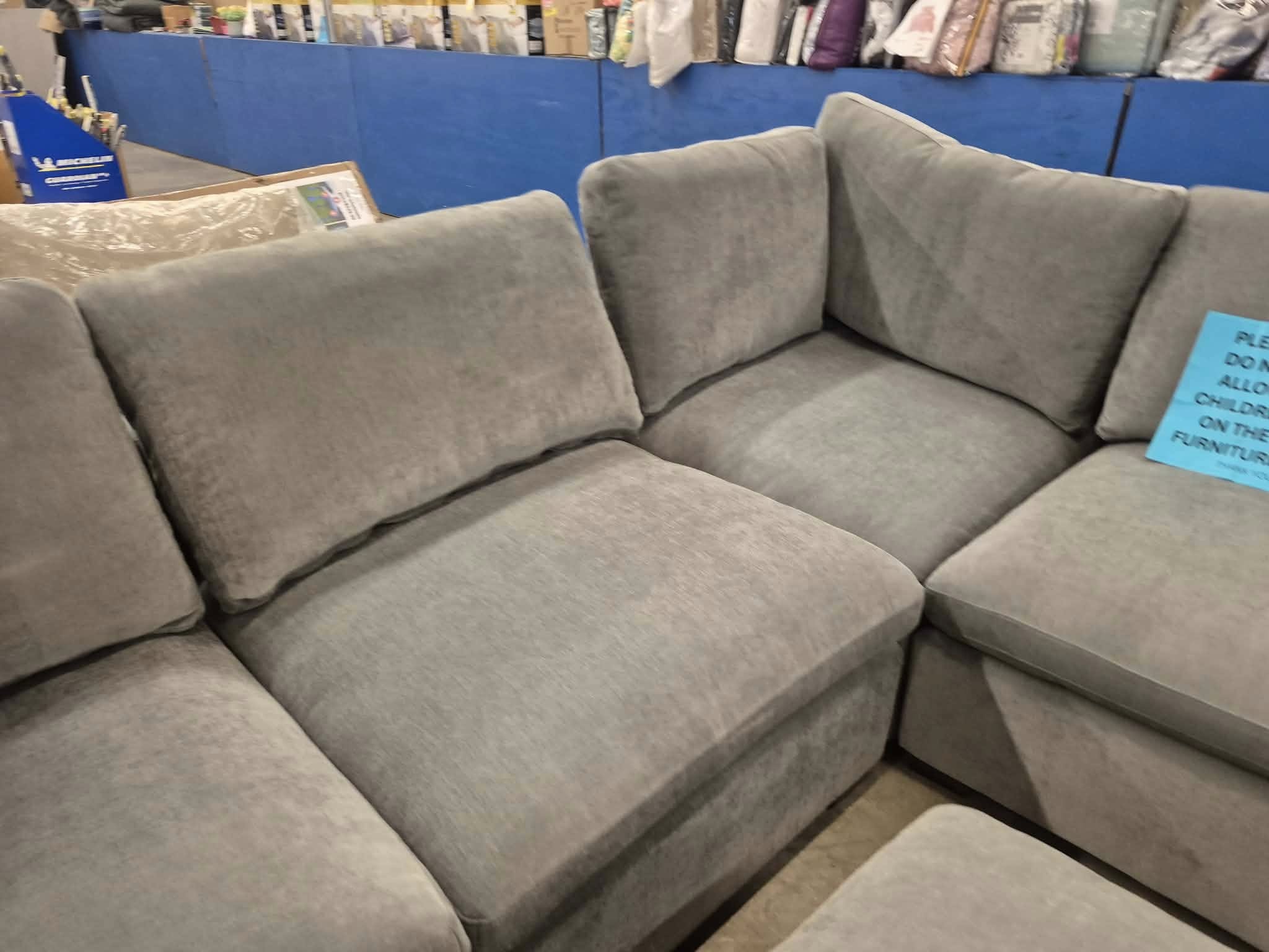 Thomasville Lowell 6 piece Modular Sectional - Pickup Only